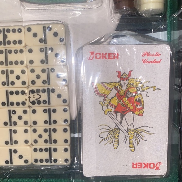 Multi- Game Set with Case - Picture 2 of 8